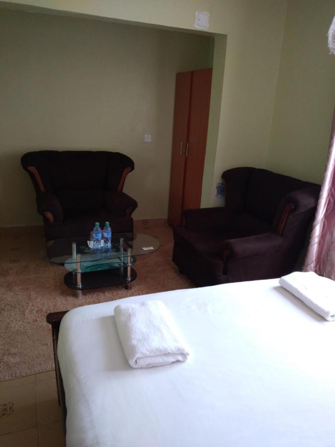 Crown Hotel Kericho Luaran gambar