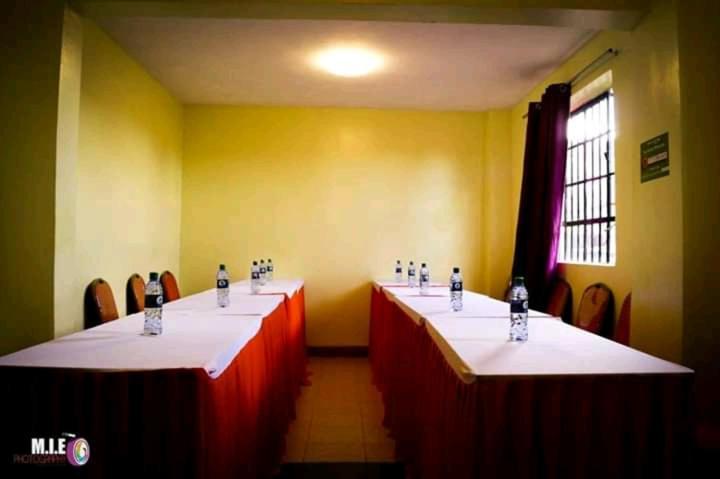 Crown Hotel Kericho Luaran gambar